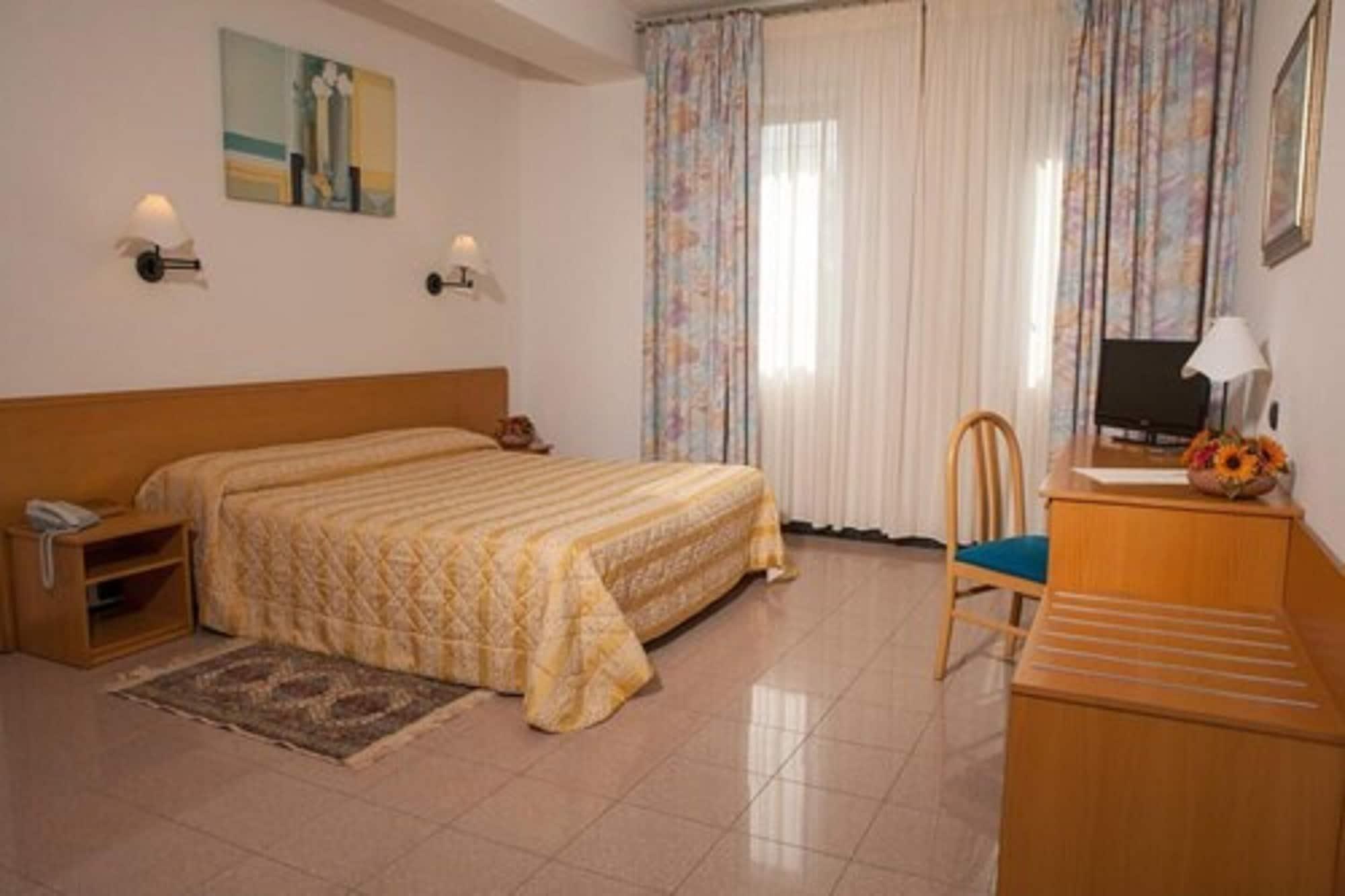 Hotel Astoria Альберобелло Экстерьер фото