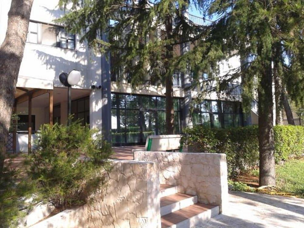 Hotel Astoria Альберобелло Экстерьер фото