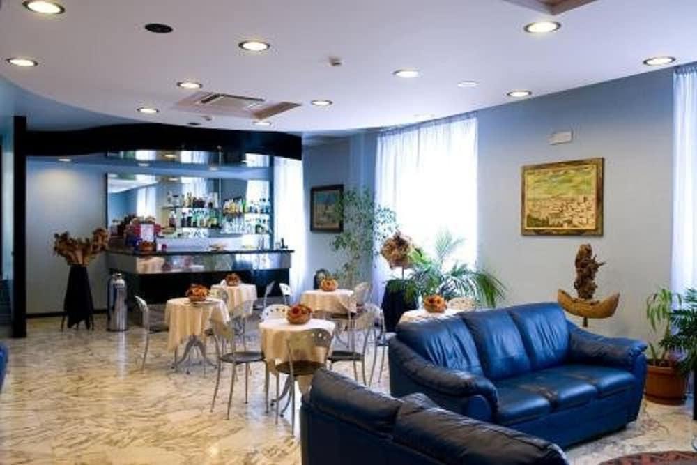 Hotel Astoria Альберобелло Экстерьер фото